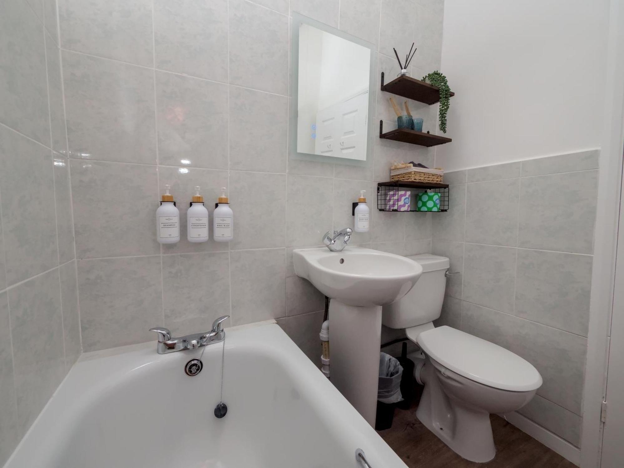 The Lilley Pad In Ludlow Cosy, Central, Perfect For Couples, Netflix & Parking Permit Экстерьер фото