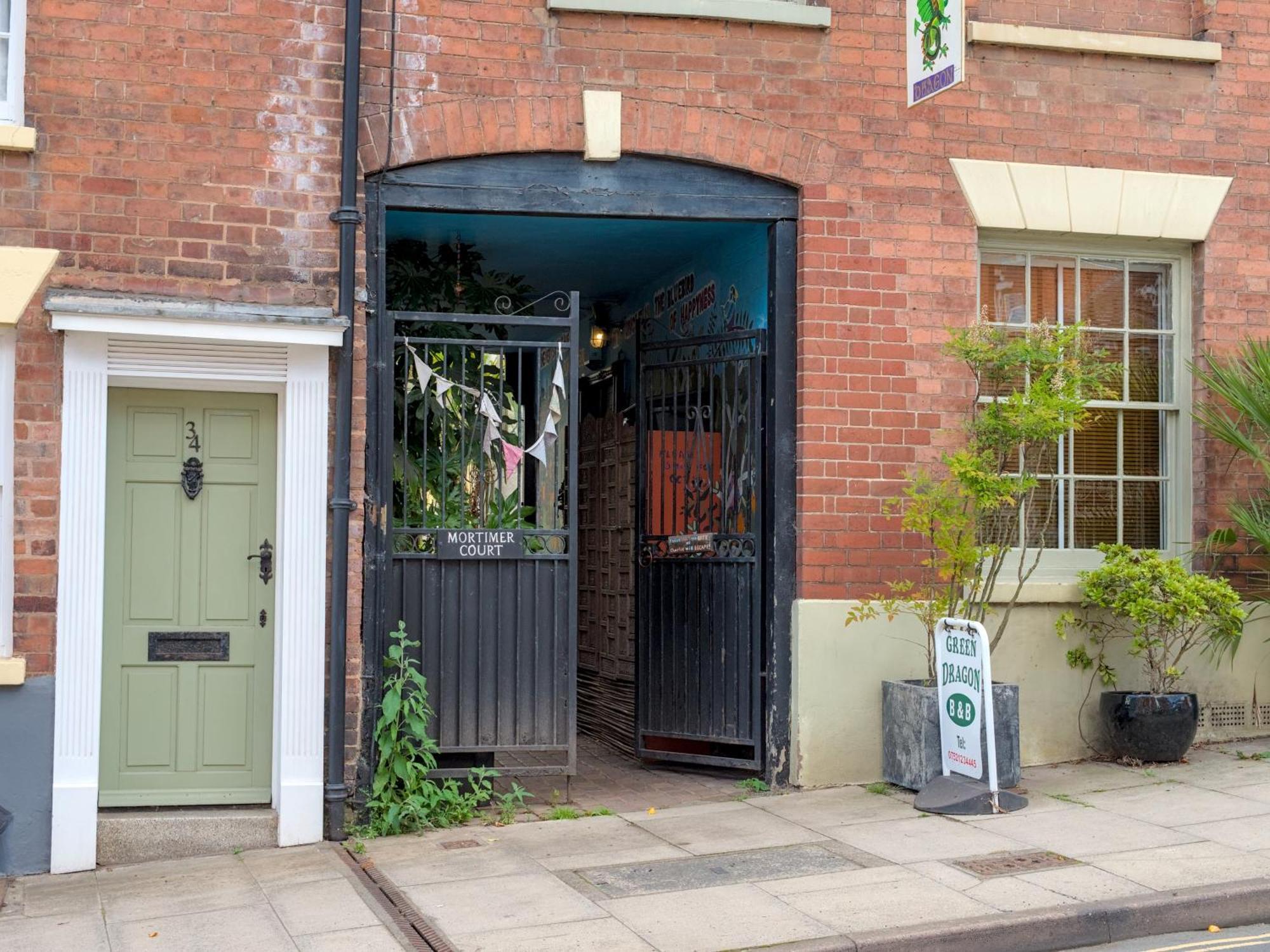 The Lilley Pad In Ludlow Cosy, Central, Perfect For Couples, Netflix & Parking Permit Экстерьер фото